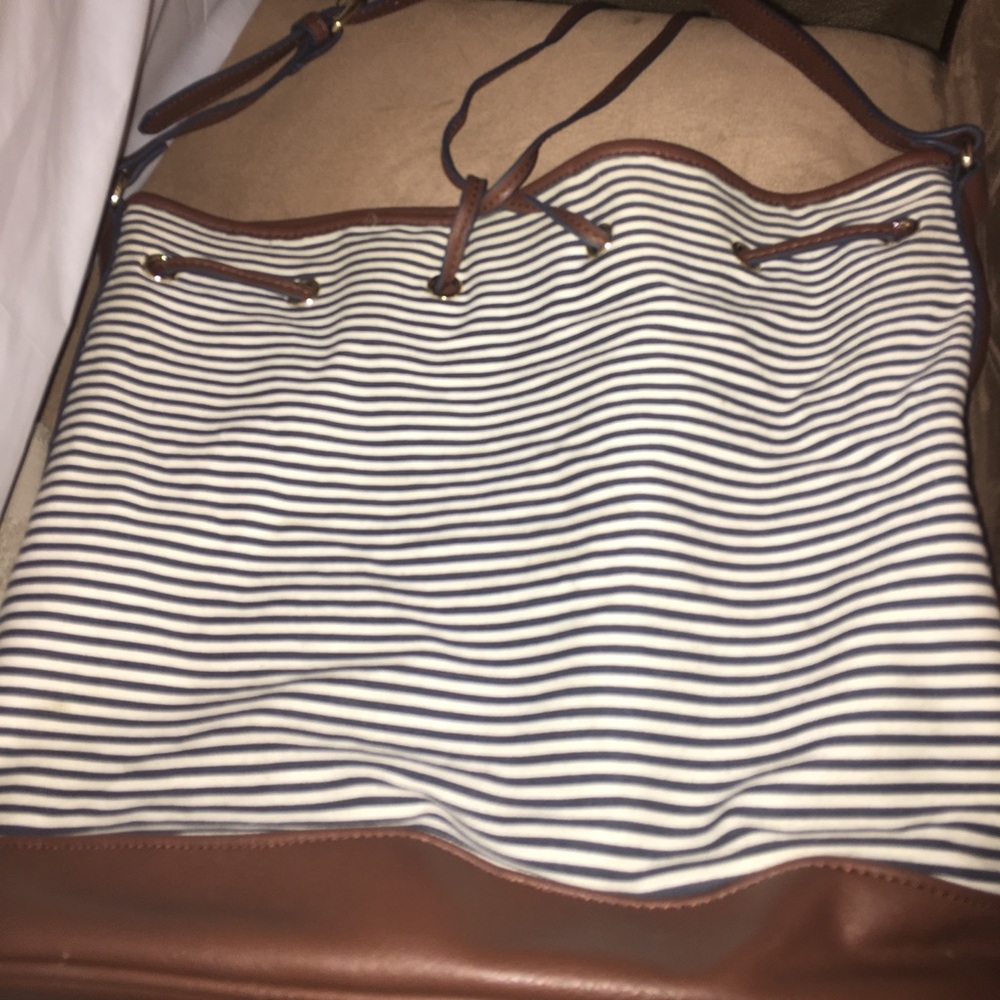 Shoe dazzle purse